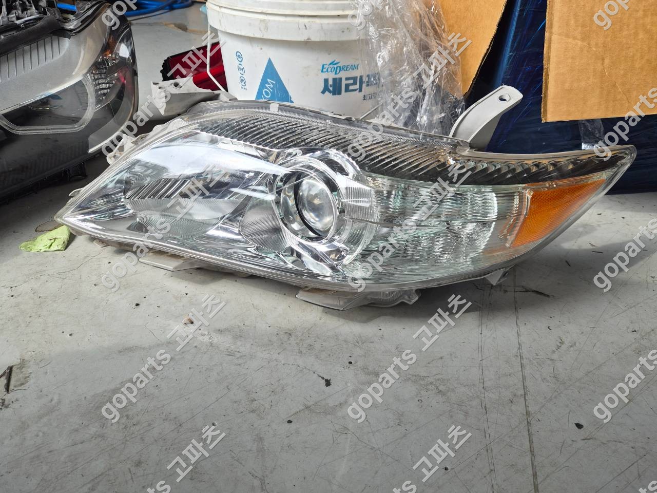 도요타 캠리 중고 헤드라이트 300,000원