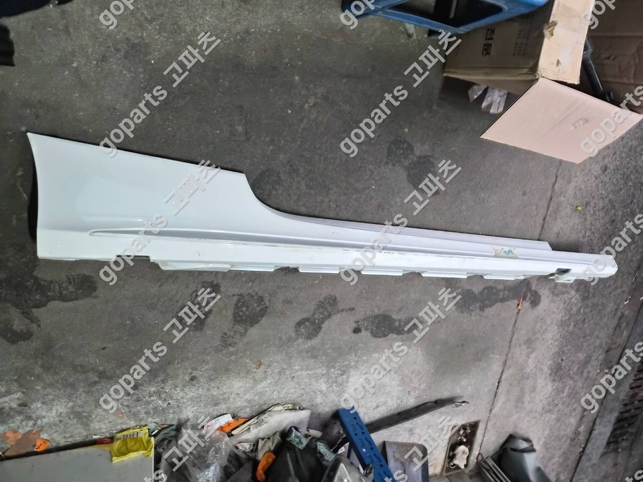 벤츠 C클래스 C205 조수석 사이드스태프스테프스탭스탭스커트스컷락커패널몰딩록커페널 AMG라인 상세사진 2