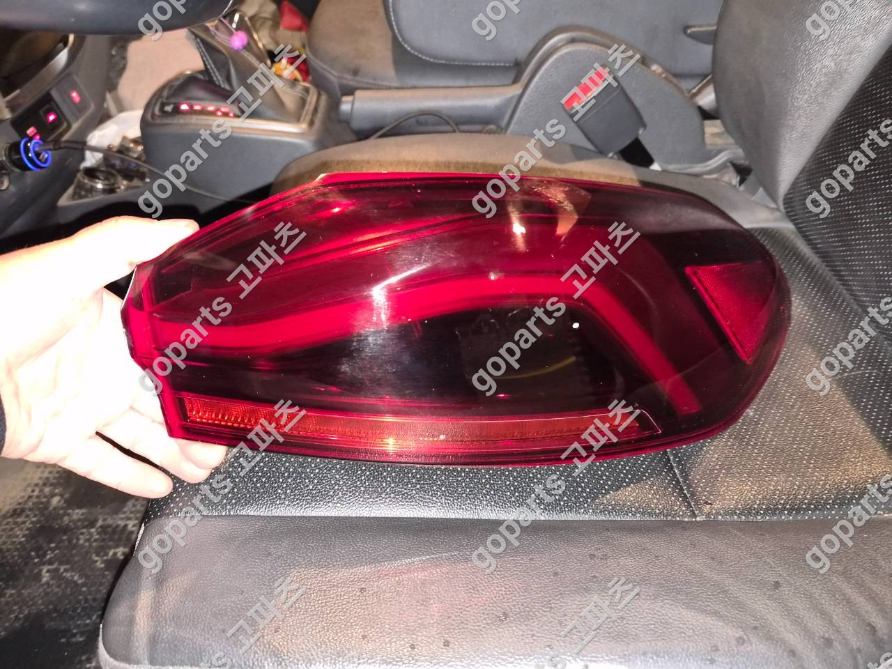 BMW X6 G06 테일라이트 조수석리어 7421114 중고 250,000원