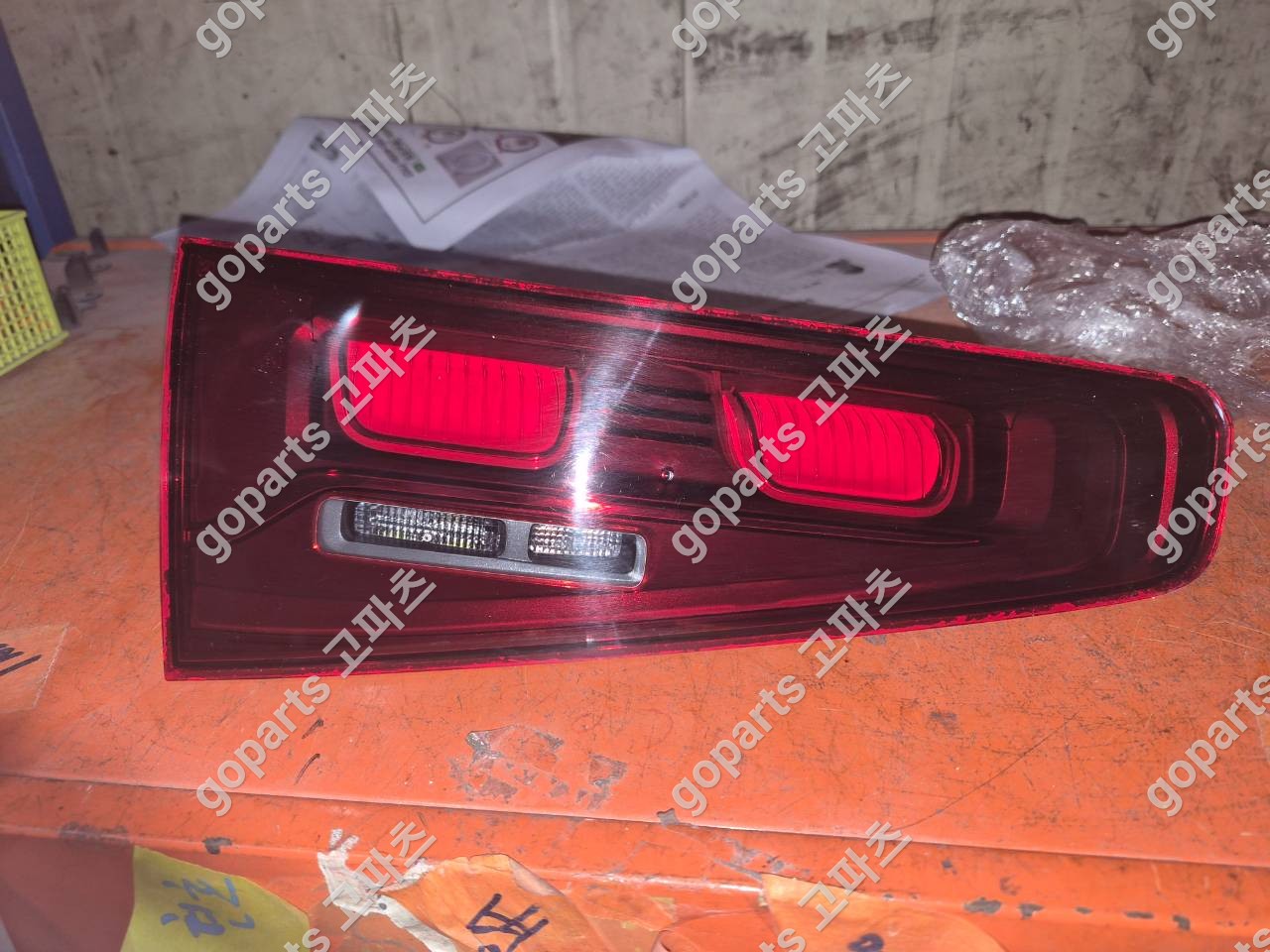 벤츠 GLS W167 트렁크등 A1679067710 중고 150,000원