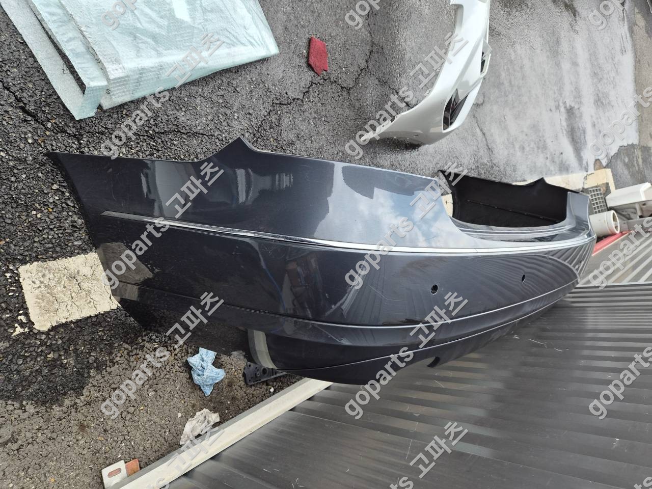 벤츠 E클래스 W212 후범퍼 상세사진 2