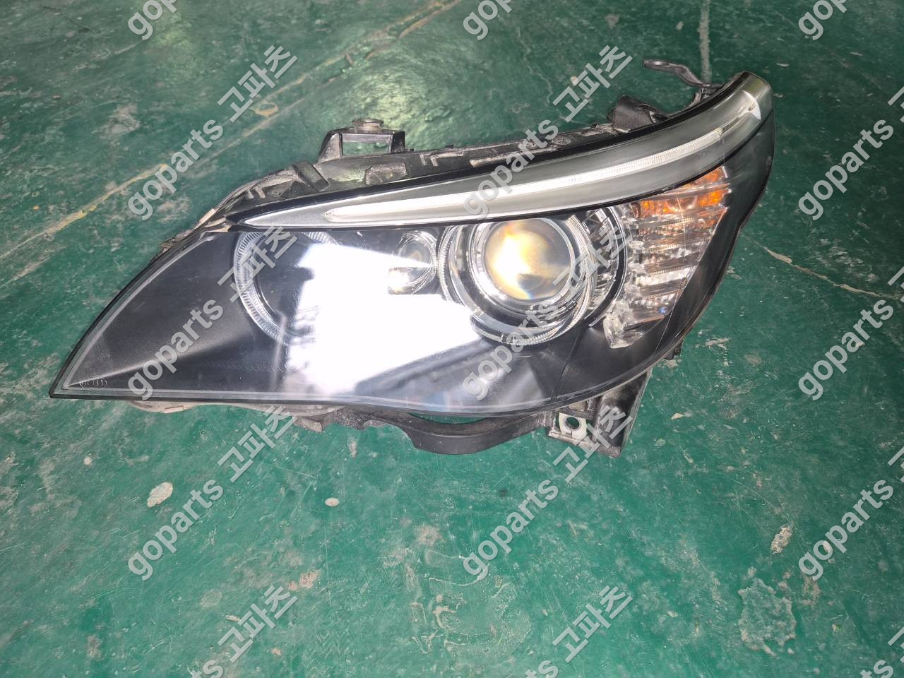 BMW 5시리즈 E60 중고 운전석 헤드라이트 7177739-09 450,000원
