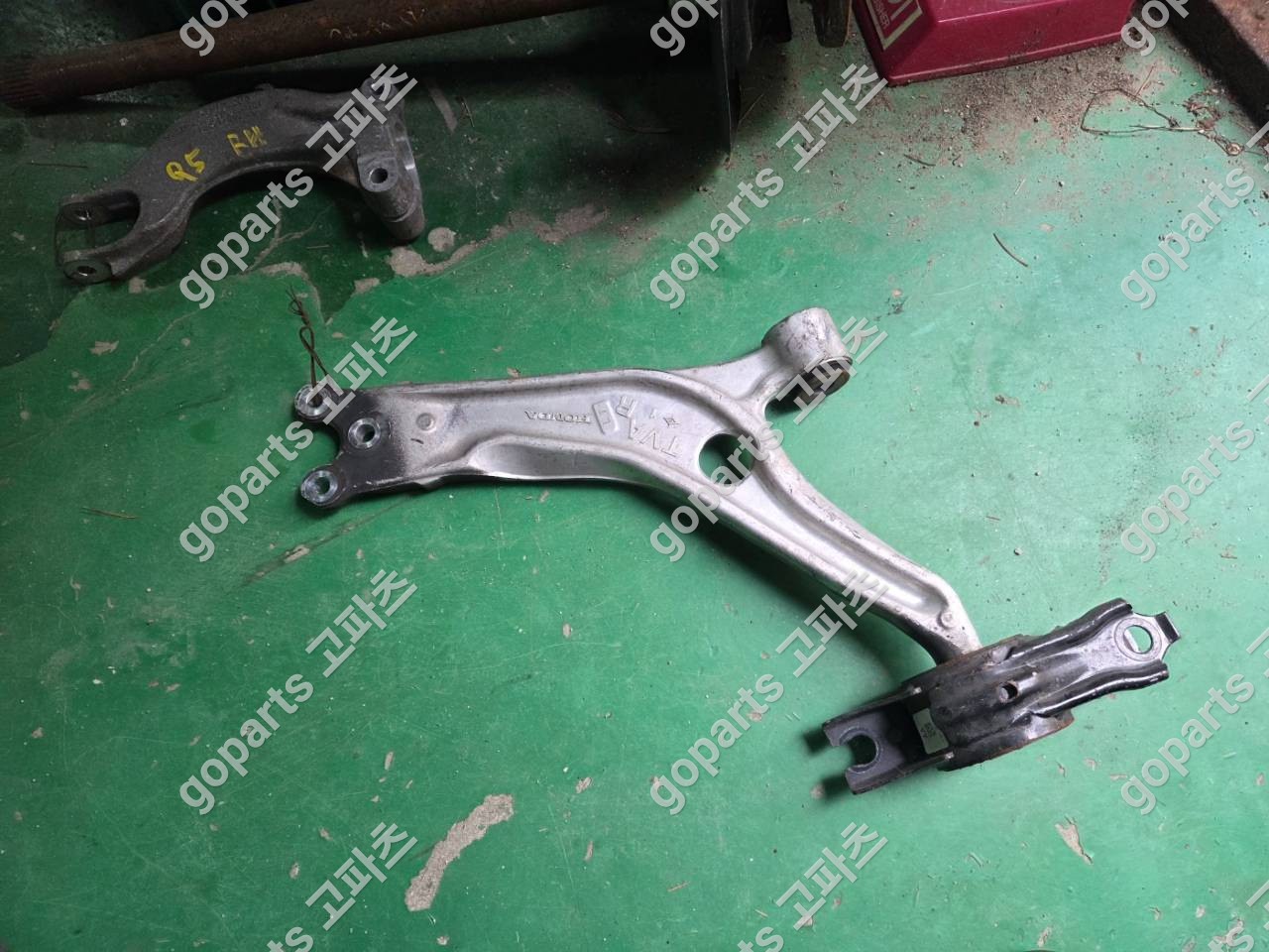 혼다 어코드 10세대 조수석 앞 로어암 상세사진 2