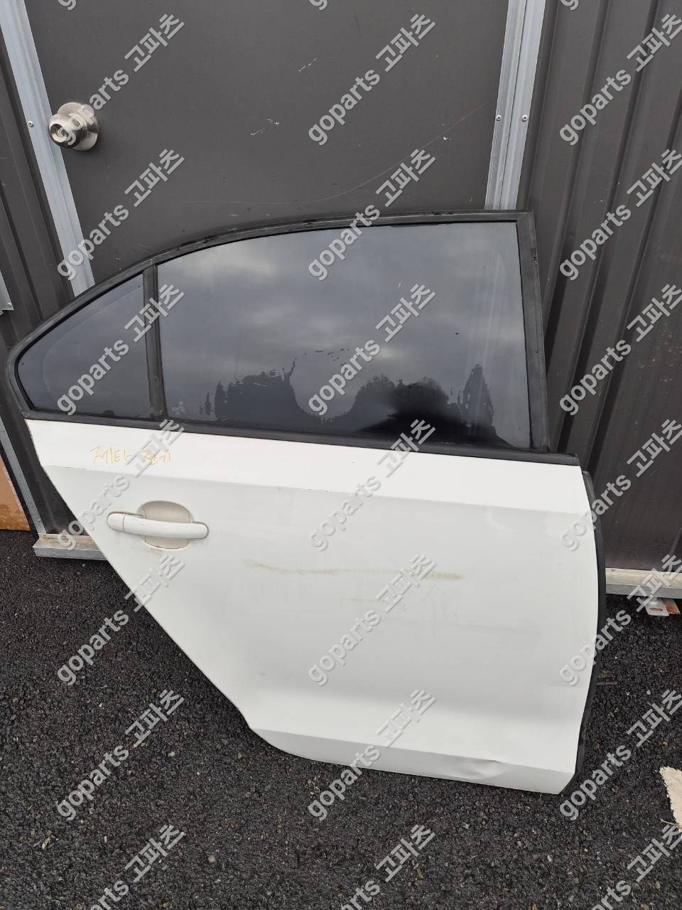 폭스바겐 제타 6세대 중고 조수석 뒷도어 300,000원