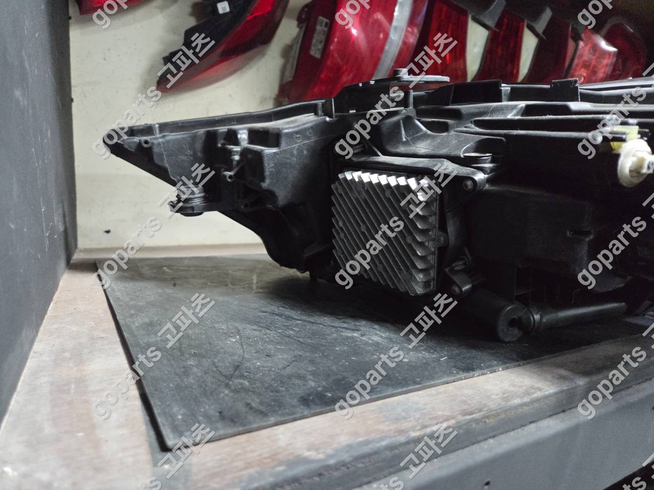 아우디 A6 C8 4K 조수석 헤드라이트 4K0941040 상세사진 5