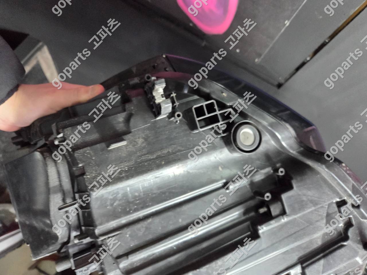 아우디 A6 C8 4K 조수석 헤드라이트 4K0941040 상세사진 4