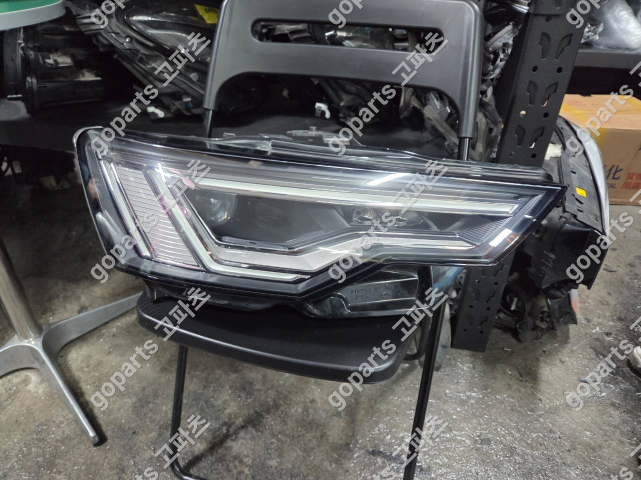 아우디 A6 C8 4K 중고 헤드라이트 4K0941040 450,000원