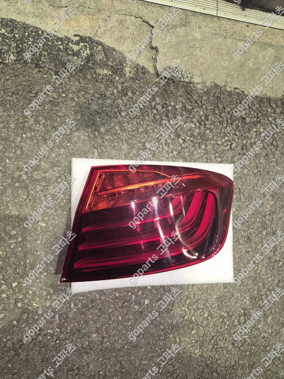 BMW F10 5시리즈 조수석 후미등 상세사진 3