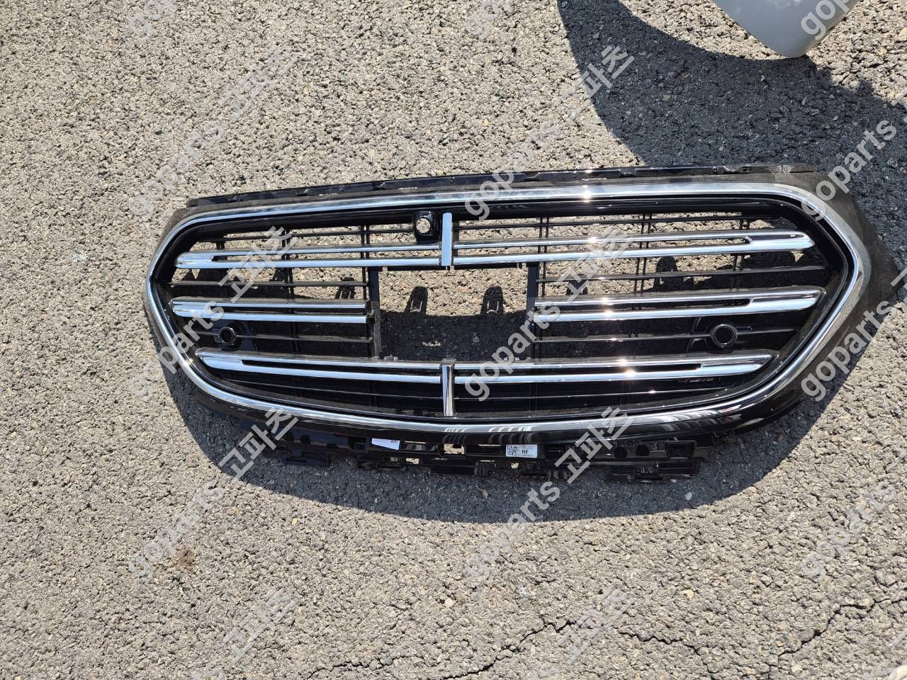 벤츠 E클래스 W214 전면그릴 상세사진 2