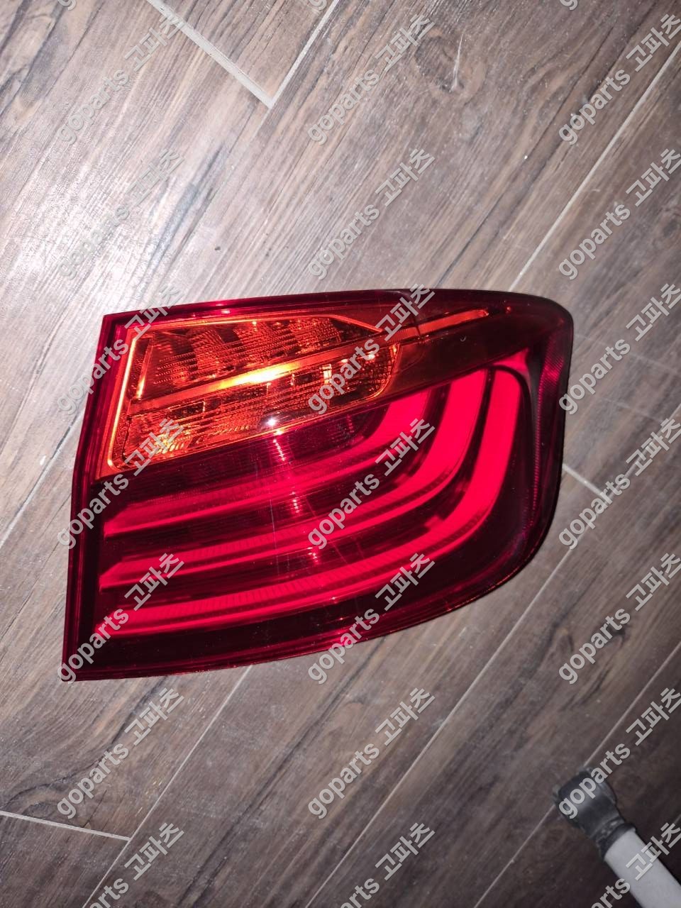 BMW 5시리즈 F10 후기형 조수석 후미등 상세사진 2