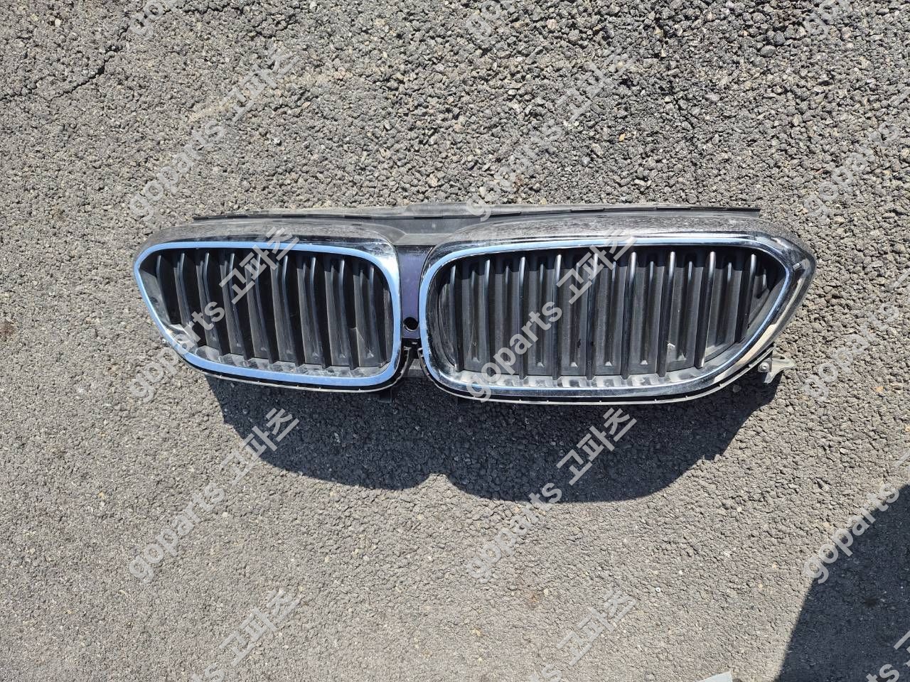 BMW 5시리즈 G30 중고 전면그릴 250,000원