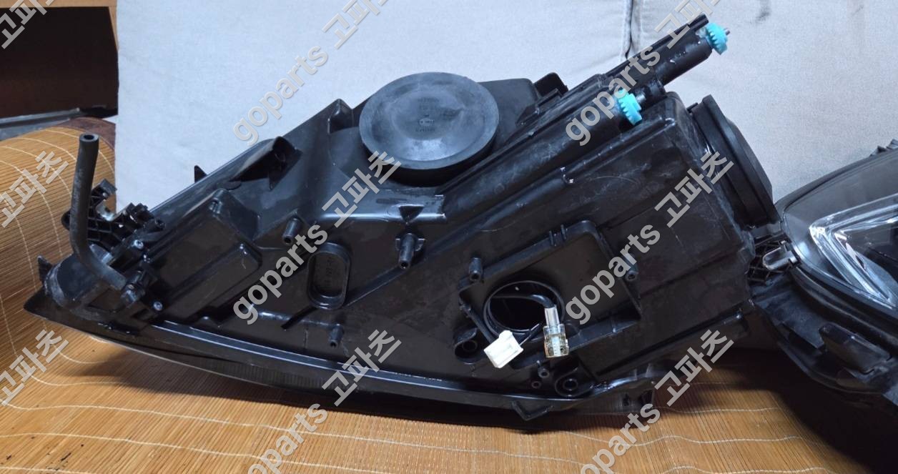 아우디 A3 8P 조수석 헤드라이트 8p0941030 상세사진 4