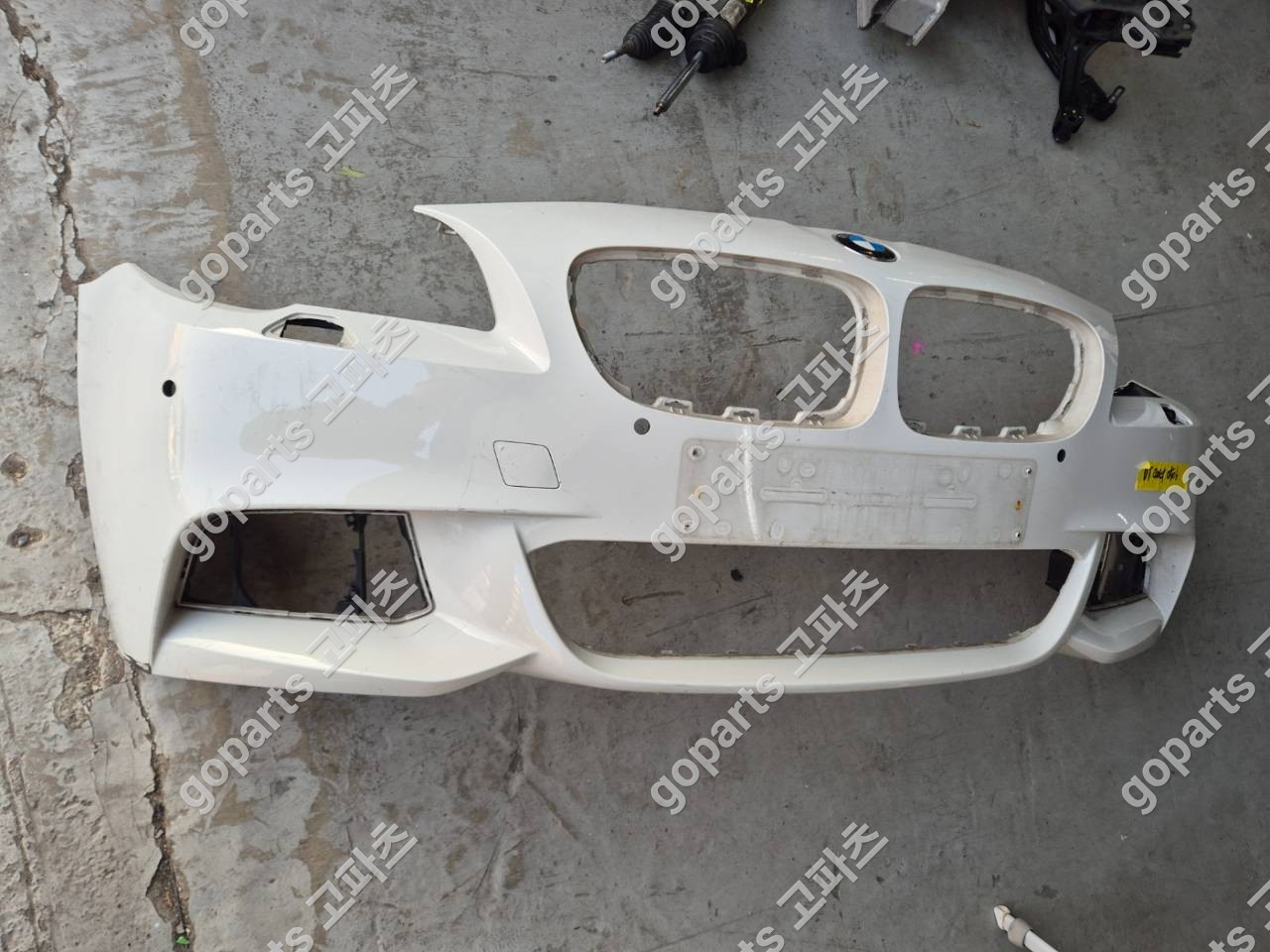 BMW F10 5시리즈 전범퍼 중고 200,000원