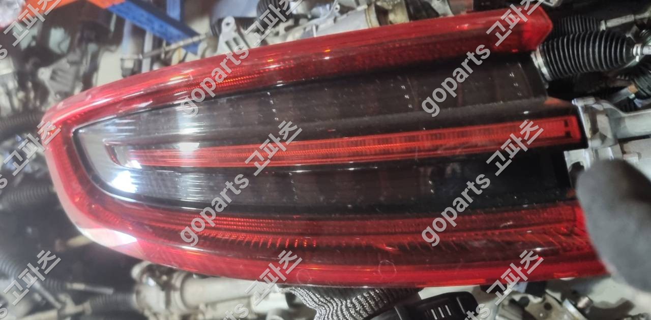 포르쉐 마칸 리어테일라이트 95b945095d/m 300,000원 중고