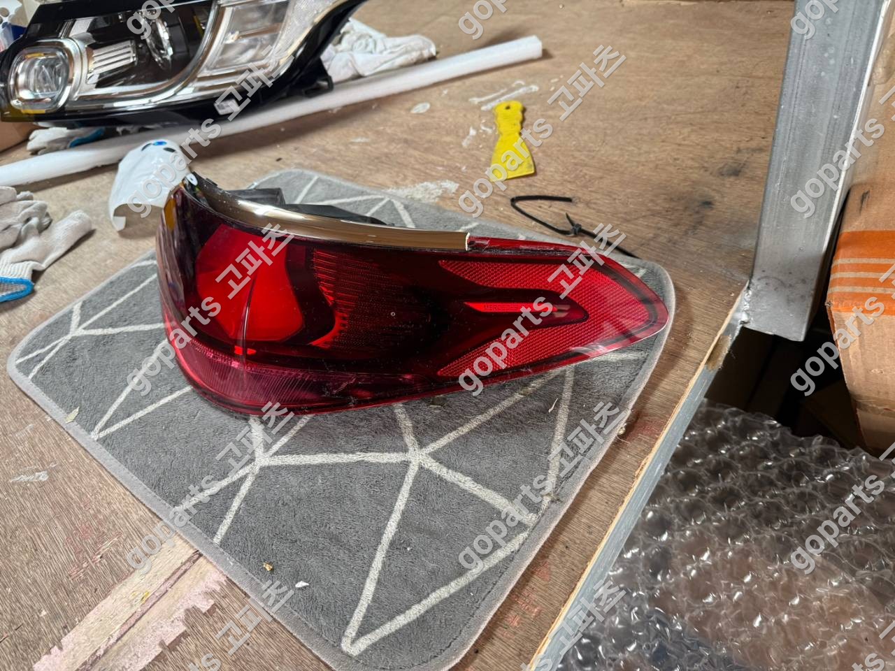 벤츠 E클래스 W214 조수석 후미등 A2149065602 상세사진 4