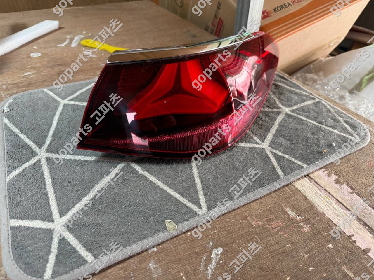 벤츠 E클래스 W214 조수석 후미등 A2149065602 중고 300,000원