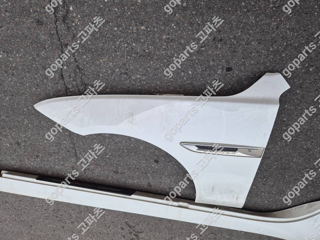 재규어 XF X260 운전석 전휀더 상세사진 2