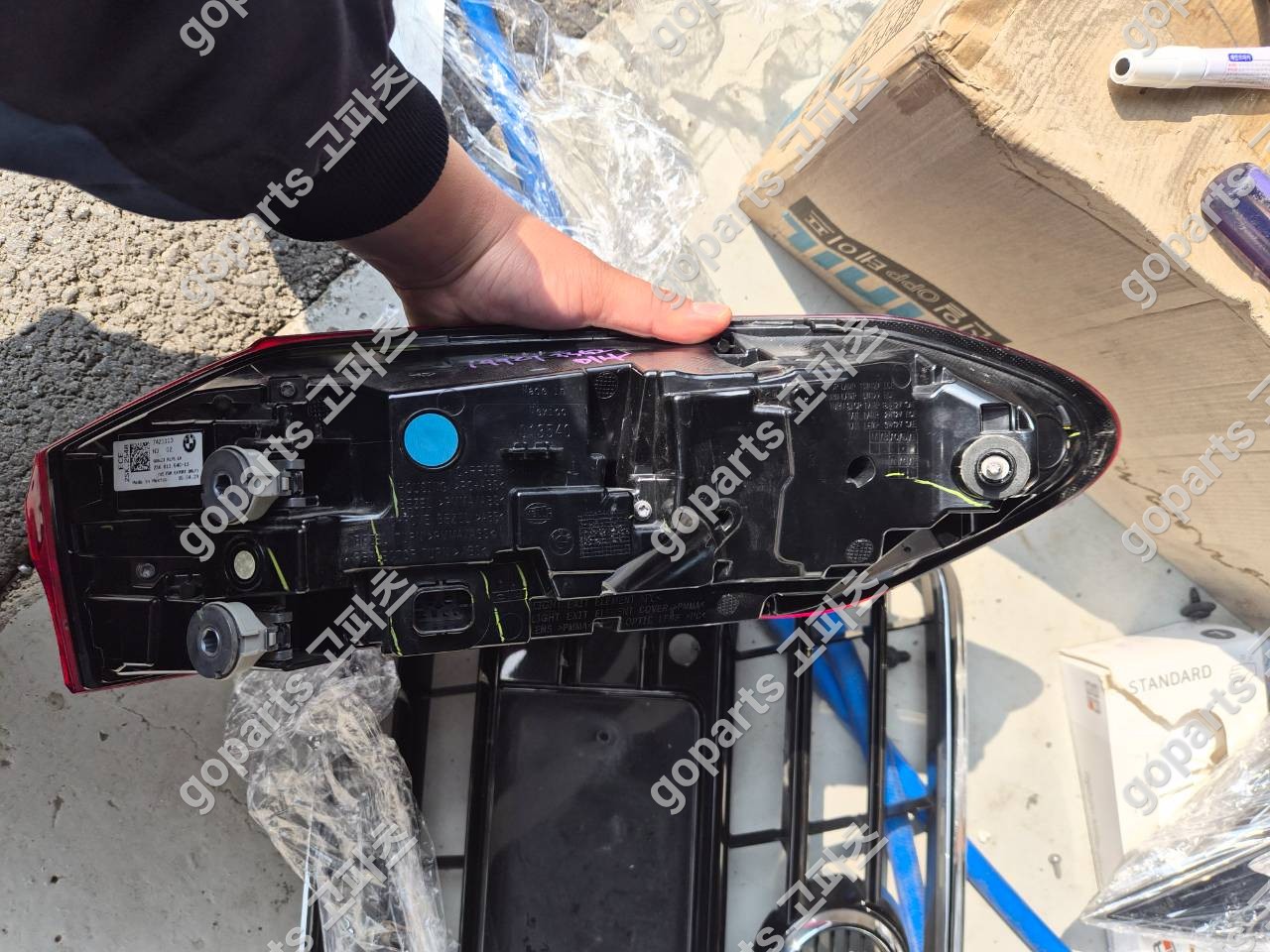 BMW X6 G06 운전석 후미등 7421113 상세사진 3