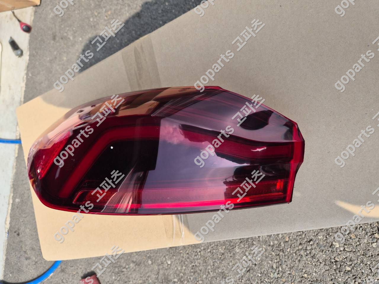 BMW X6 G06 중고 운전석 후미등 7421113 250,000원