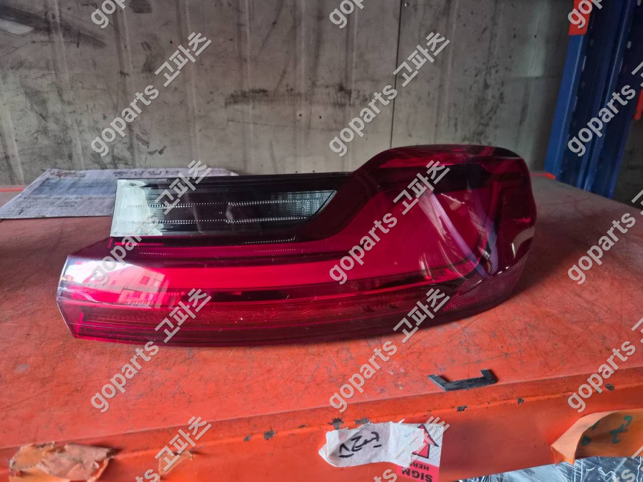 BMW X4 G02 중고 후미등 조수석 4740939613 200,000원