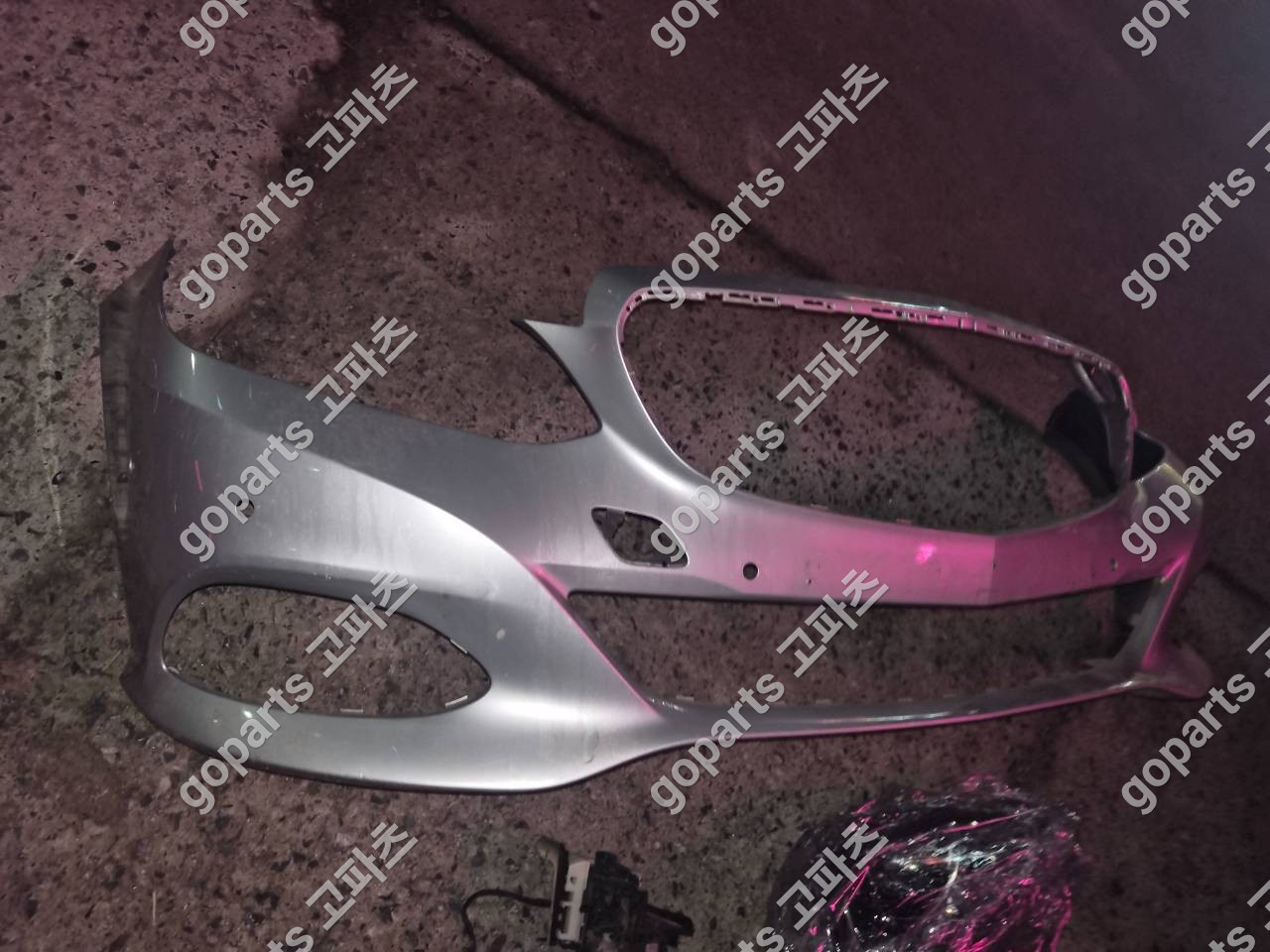 벤츠 E클래스 W212 아방가르드 타입 전범퍼 상세사진 2