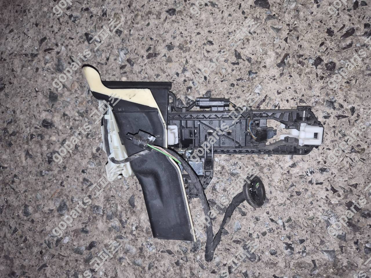 벤츠 E클래스 W212 운전석 전도어 상세사진 2