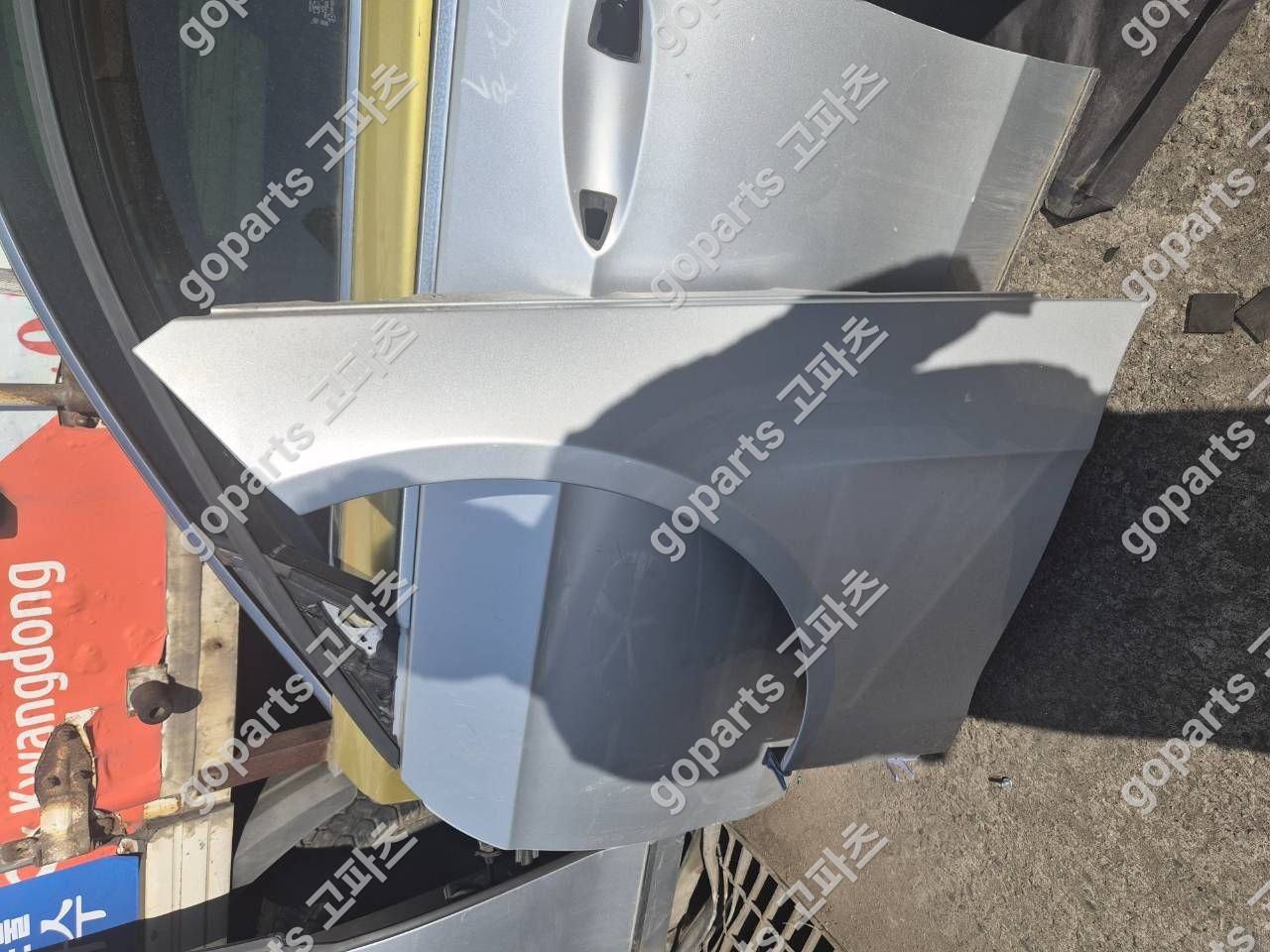 벤츠 E클래스 W212 운전석 전휀더 상세사진 2