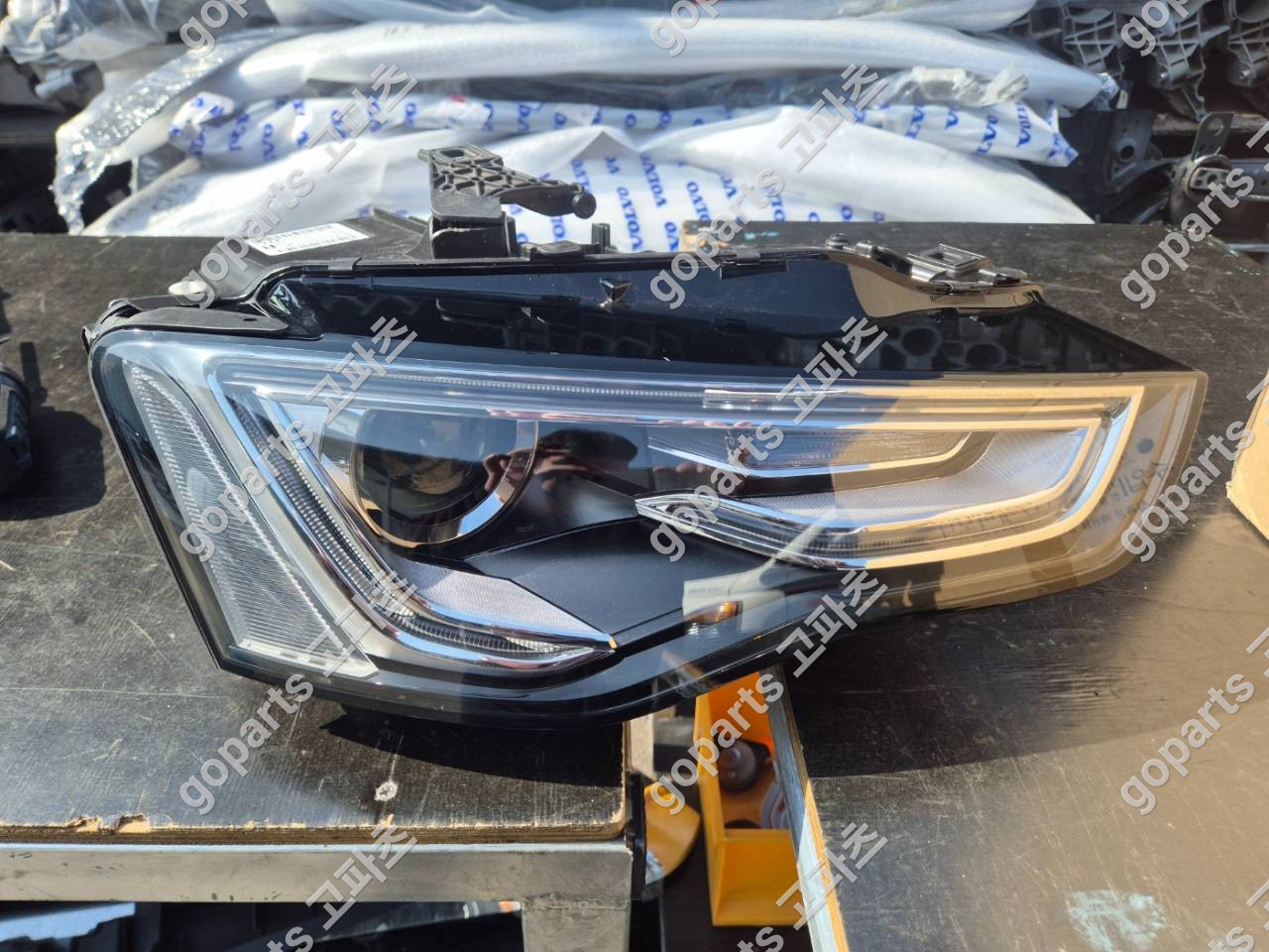 아우디 A5 8t 조수석 헤드라이트 8t0941044c 중고 400,000원