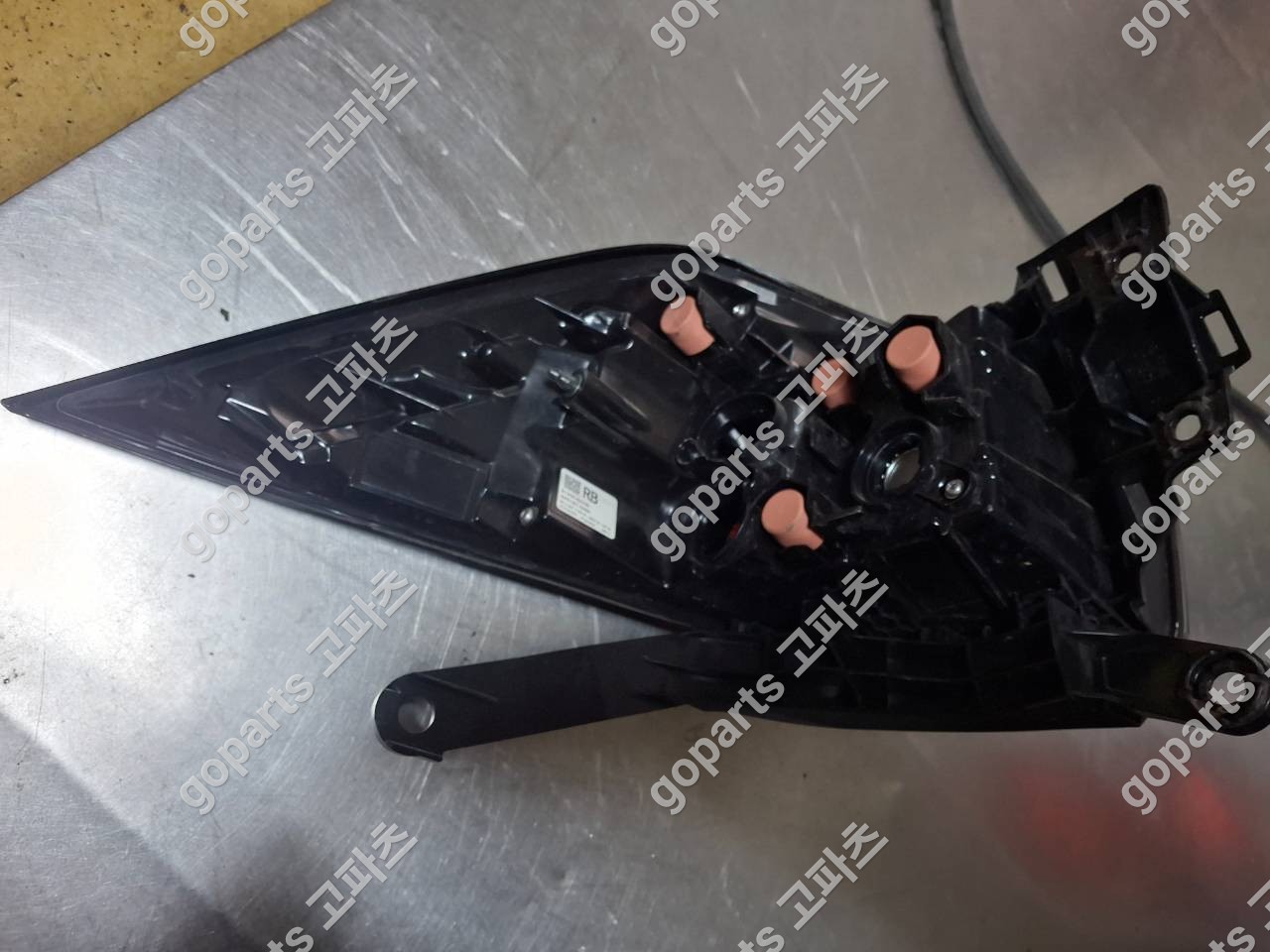 도요타 RAV4 4세대 조수석 후미등 81550-42230 상세사진 2