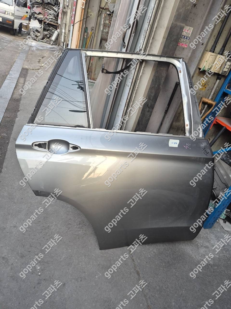 BMW X5 F15 조수석 뒷문 중고 350,000원