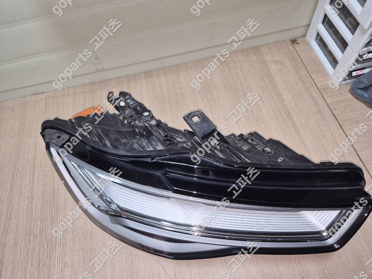 아우디 A6 4G C7 조수석 헤드라이트 4G0941034H 상세사진 4