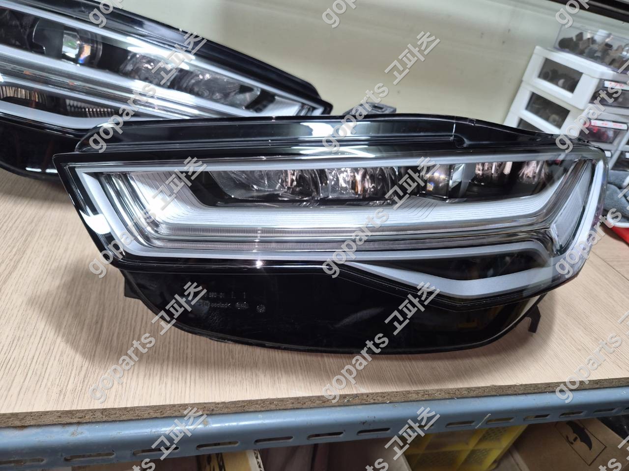 아우디 A6 4G C7 운전석 헤드라이트 4G0941033H 상세사진 4