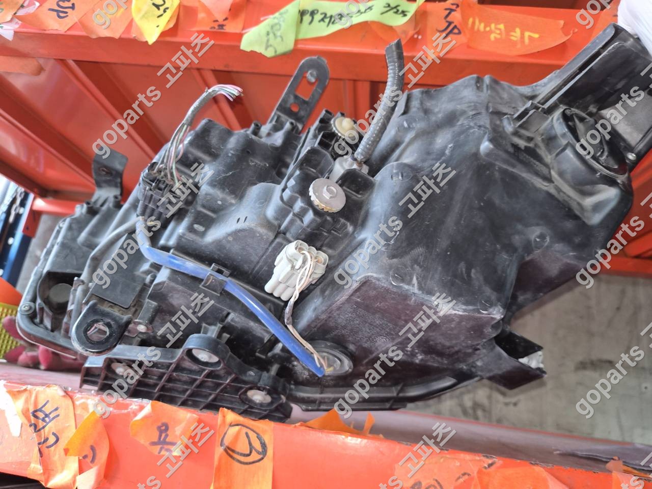 인피니티 Q50 조수석 헤드라이트 중고 상세사진 4