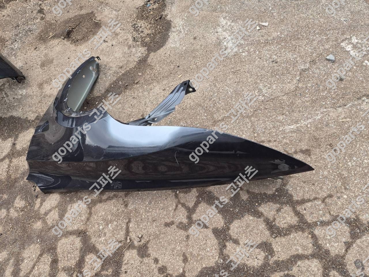 테슬라 모델 Y 운전석 전휀더 상세사진 3