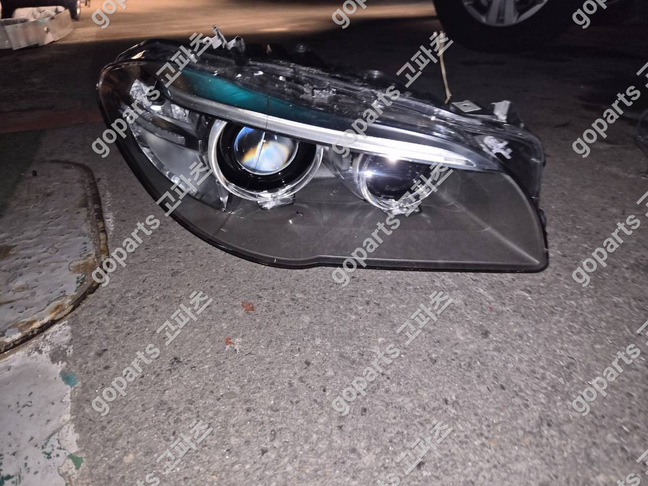 BMW 5시리즈 F10 중고 헤드라이트전조등 7317132-10/11 400,000원