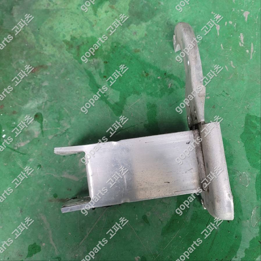 아우디 A6 C7 4G 전레일앞래일브라켓 보조레인포스먼트서브레일 상세사진 2
