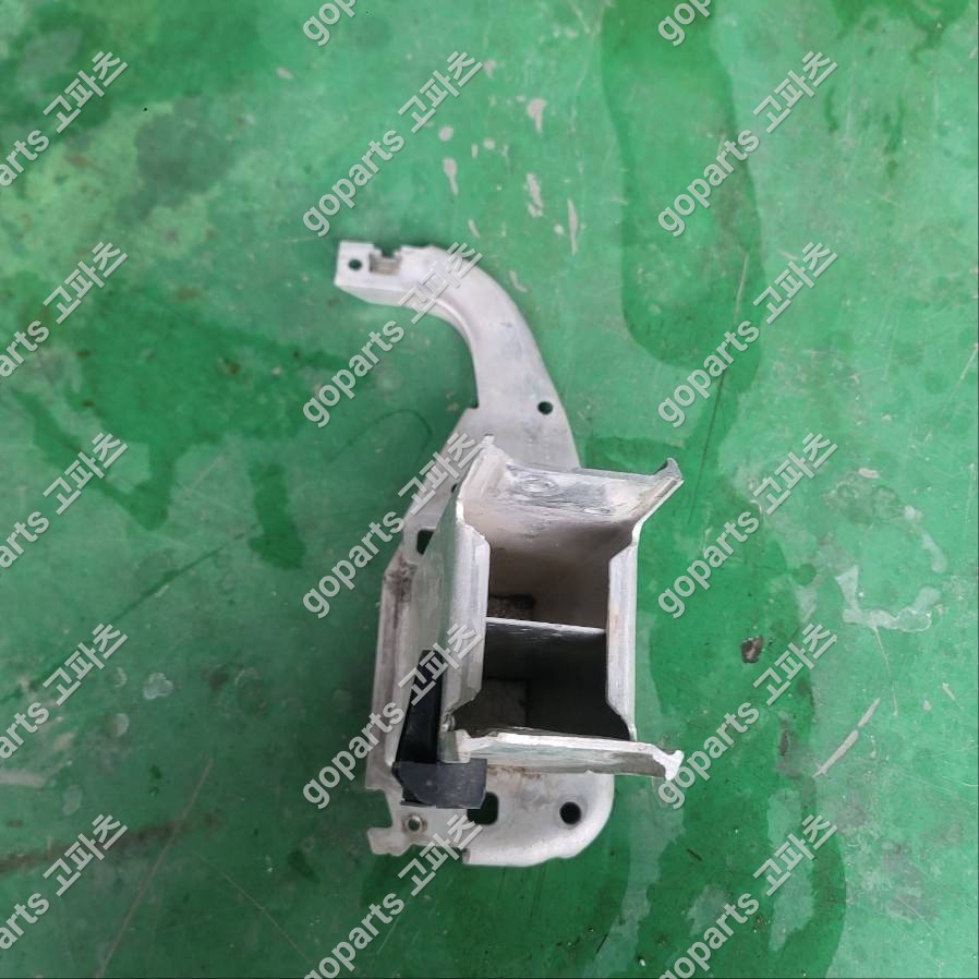 아우디 A6 C7 4G 전레일앞래일브라켓 보조레인포스먼트서브레일 상세사진 3
