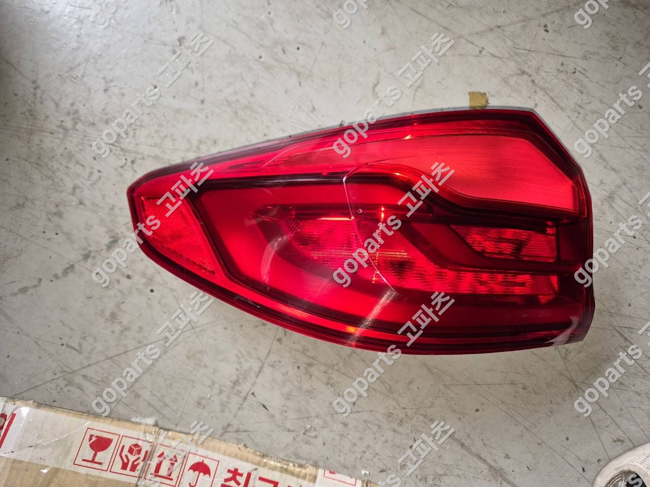 BMW 5시리즈 G30 운전석 후미등 6321-7376463-11 상세사진 3