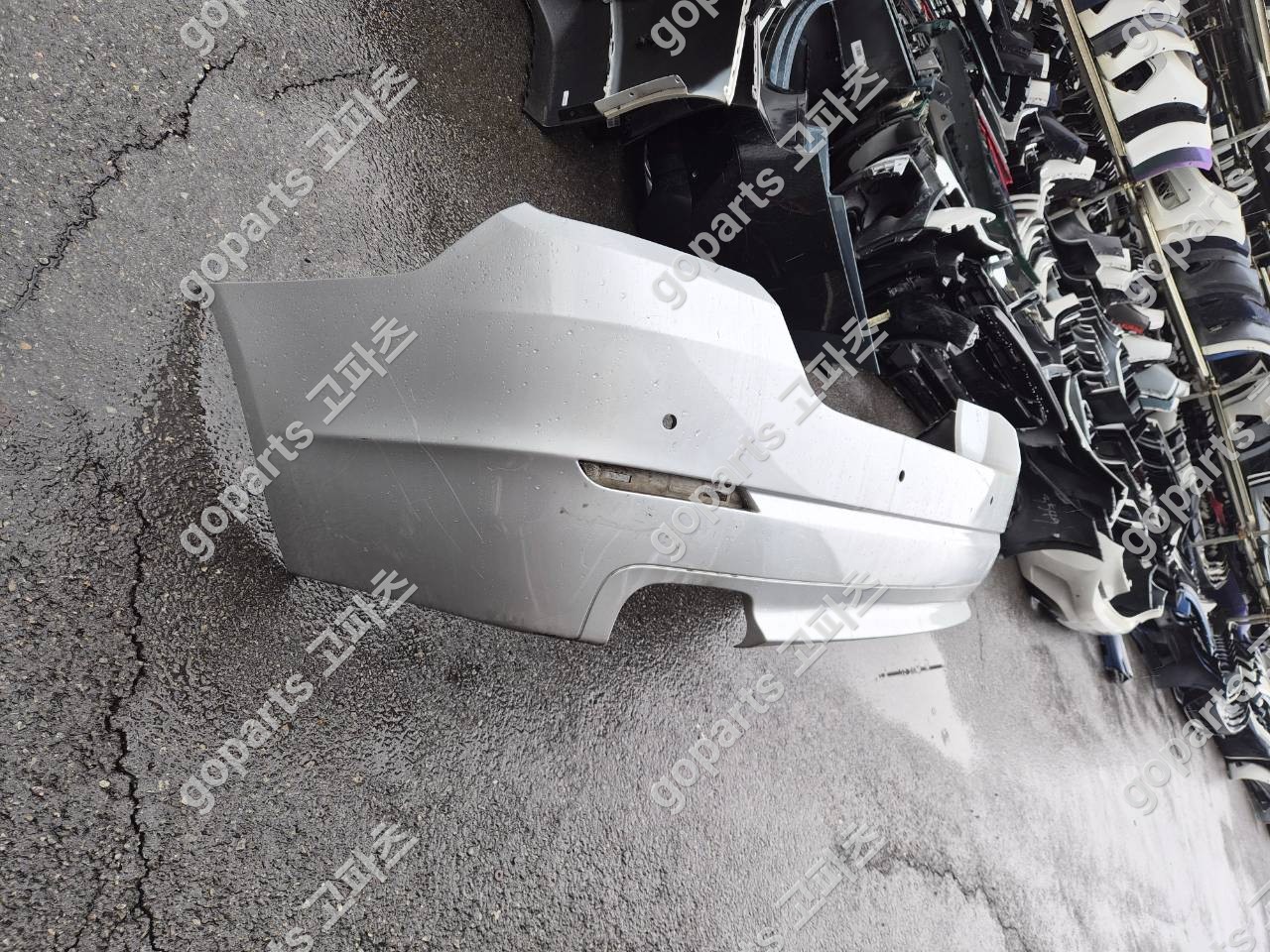 BMW F10 5시리즈 후범퍼 상세사진 2