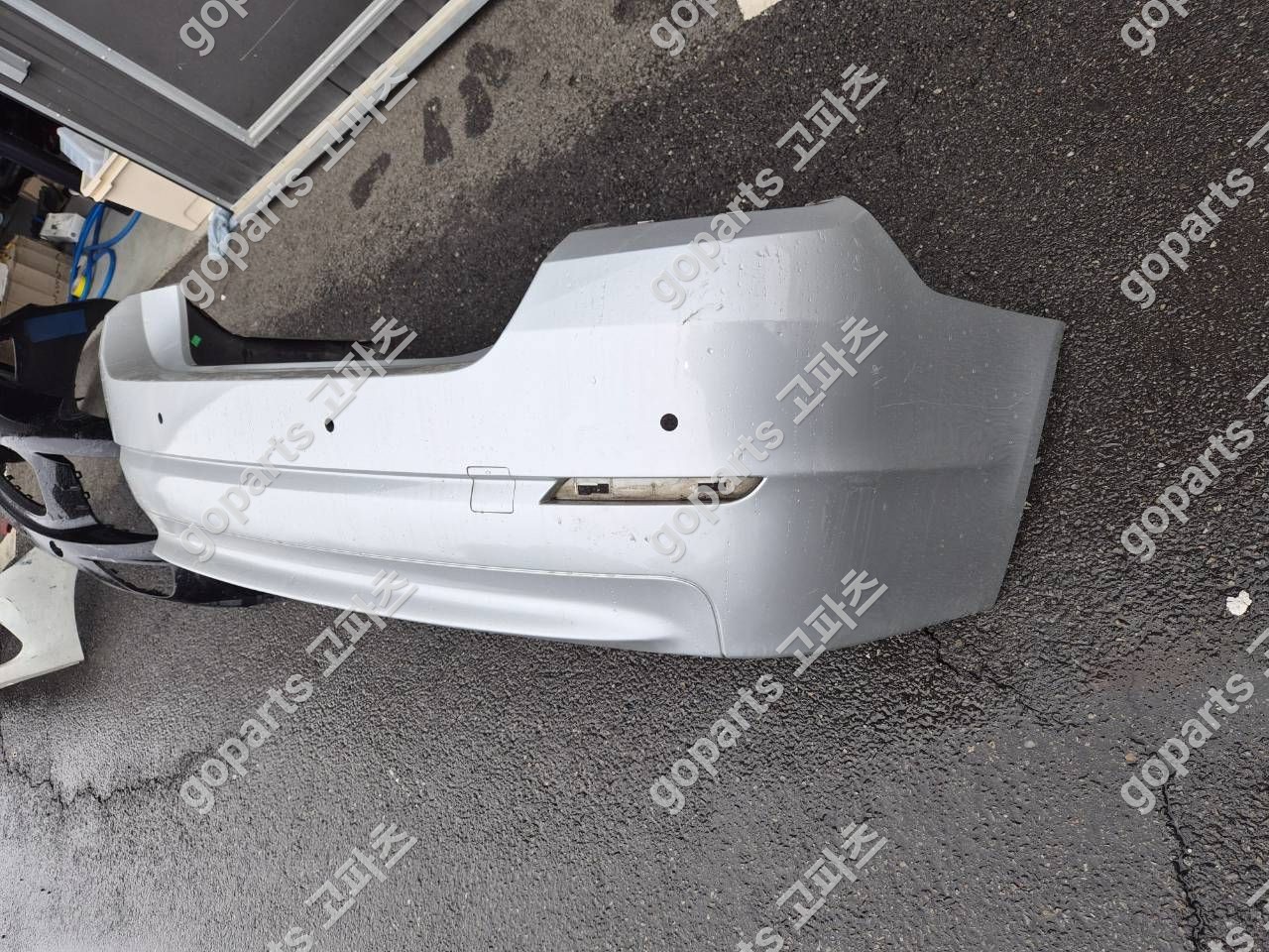 BMW F10 5시리즈 후범퍼 상세사진 3