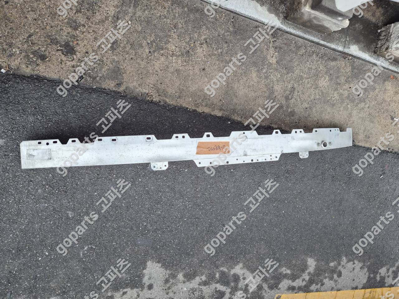 벤츠 E클래스 W213 프론트레인포스먼트 A2136200130 중고 170,000원