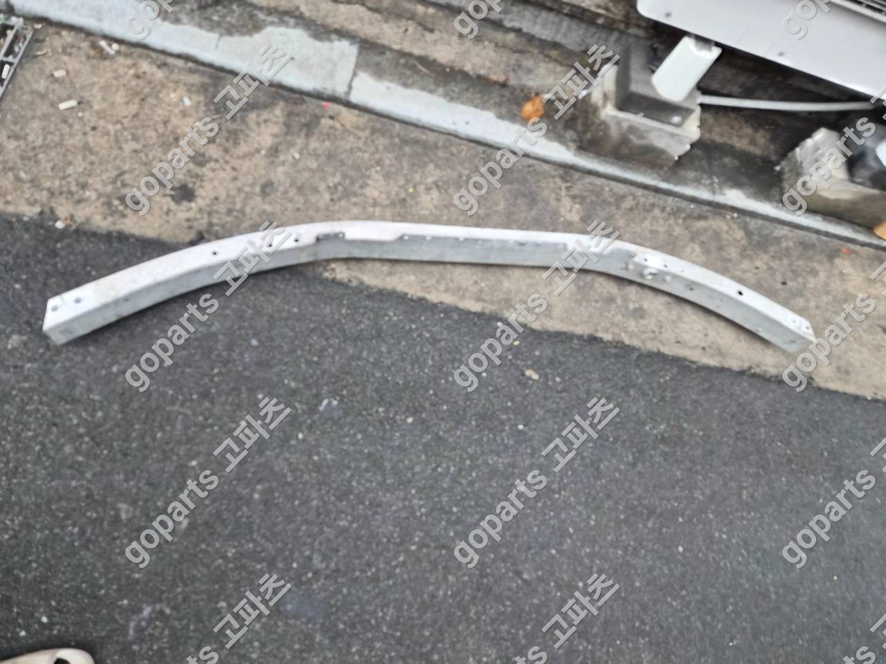 벤츠 E클래스 W213 프론트레인포스먼트 A2136200130 상세사진 3