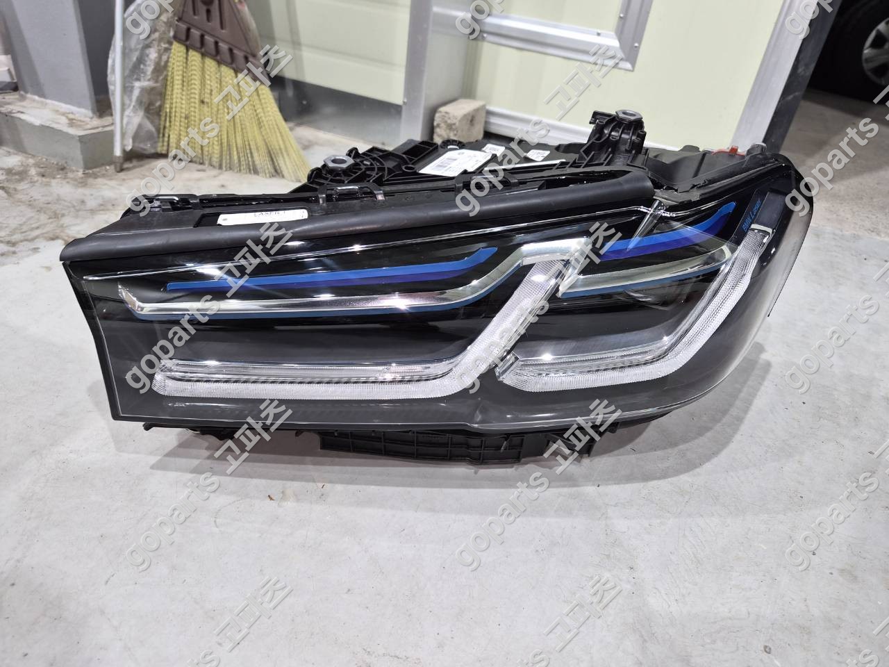 BMW 5시리즈 G30 중고 헤드라이트 레이저타입 9850587-07 550,000원