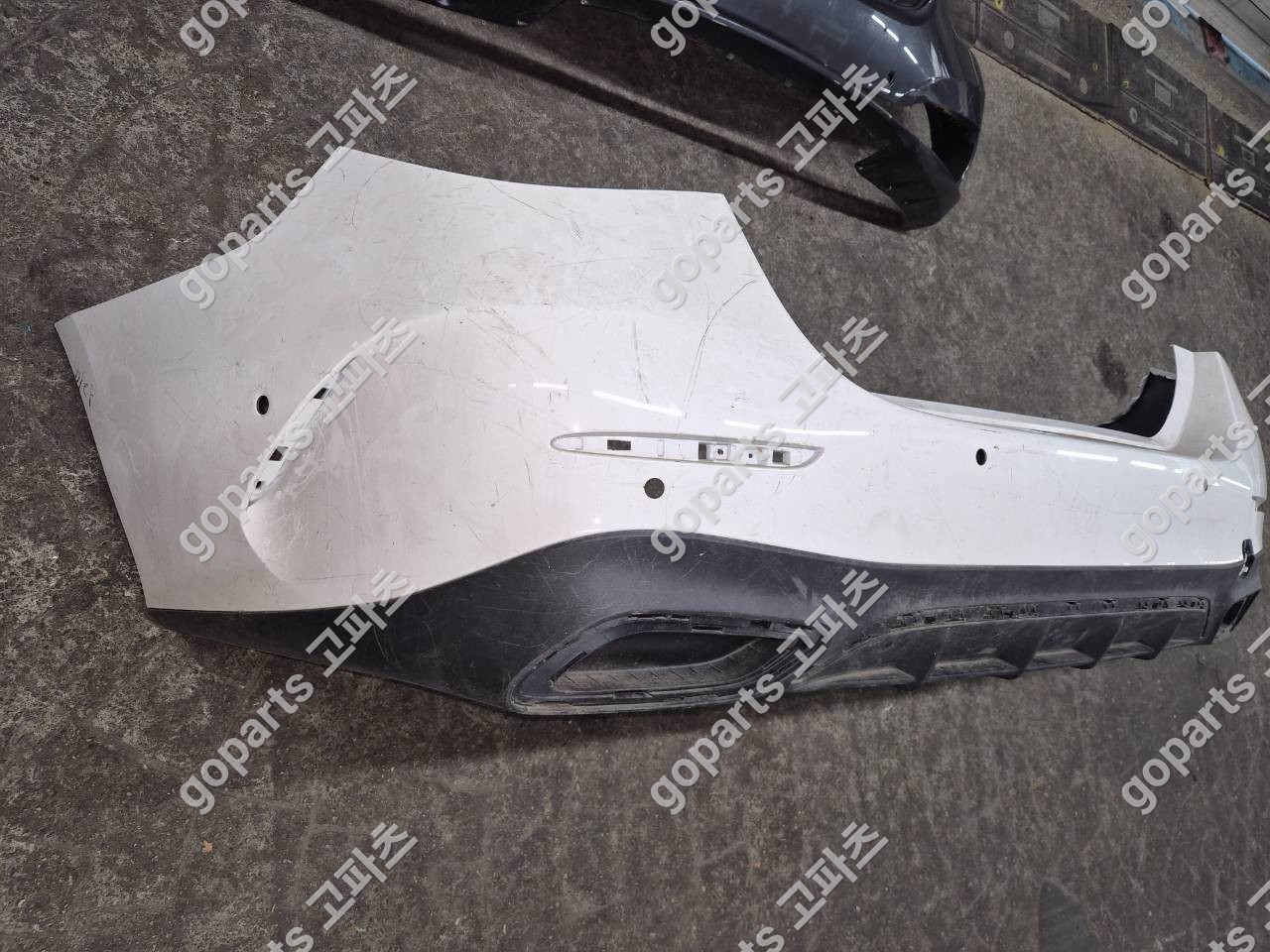 벤츠 E클래스 W214 AMG라인 후범퍼 상세사진 3