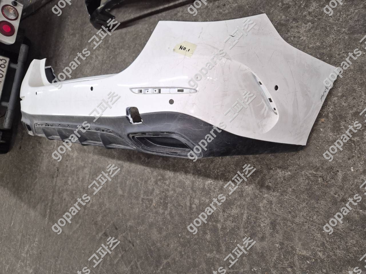 벤츠 E클래스 W214 AMG라인 후범퍼 상세사진 2