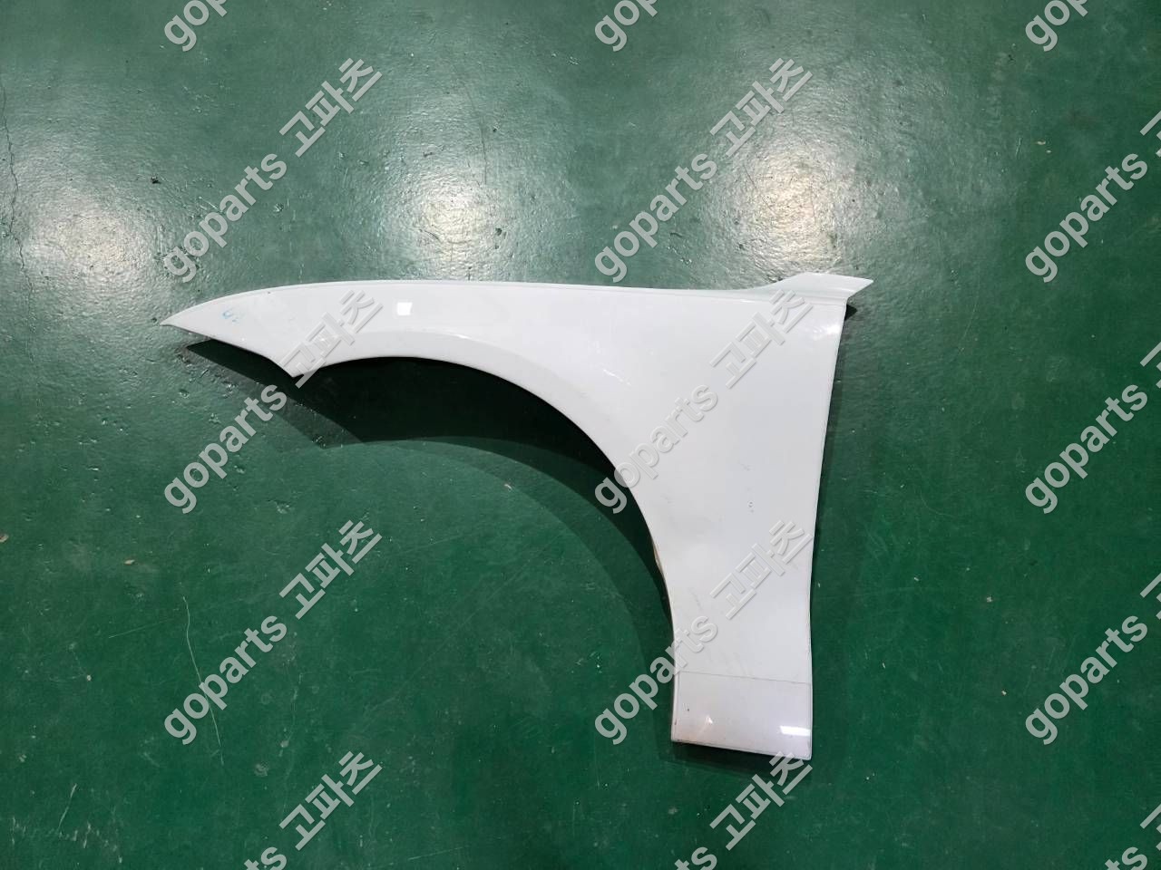 아우디 A7 4G8 운전석 휀더 중고 250,000원