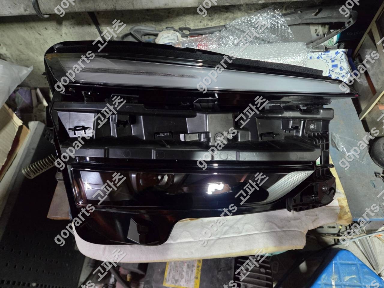 테슬라 모델 Y 중고 헤드라이트 1918351-00-d 600,000원