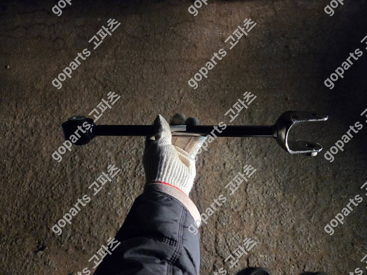 테슬라 모델 Y 스테빌라이저 어시스트암 2188441-10-b 중고 100,000원