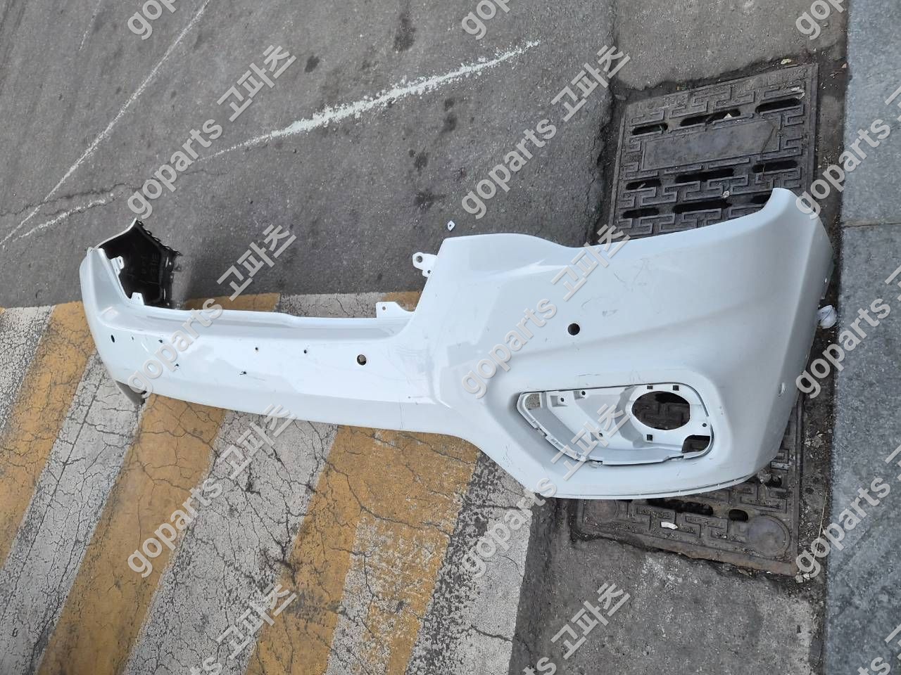 지프 체로키KL 흰색 전범퍼 상세사진 2