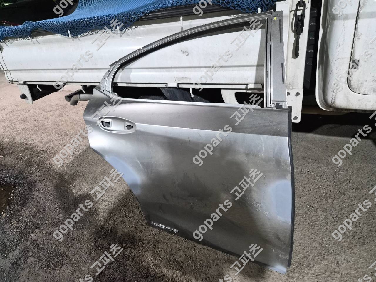 렉서스 ES 7세대 조수석 뒷문 상세사진 2